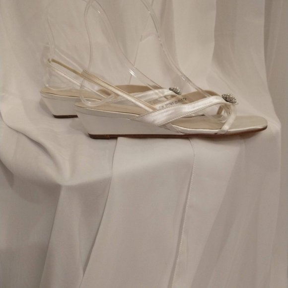 Right on Trend 2025 White Satin sandal with wedge - Picture 2 of 13